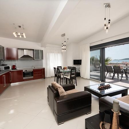Aelia Apartments Néa Péramos Esterno foto