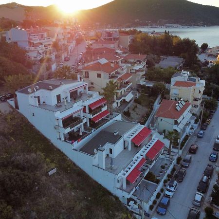 Aelia Apartments Néa Péramos Esterno foto