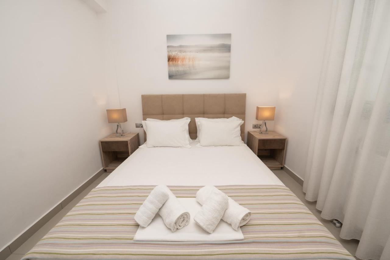Aelia Apartments Néa Péramos Esterno foto