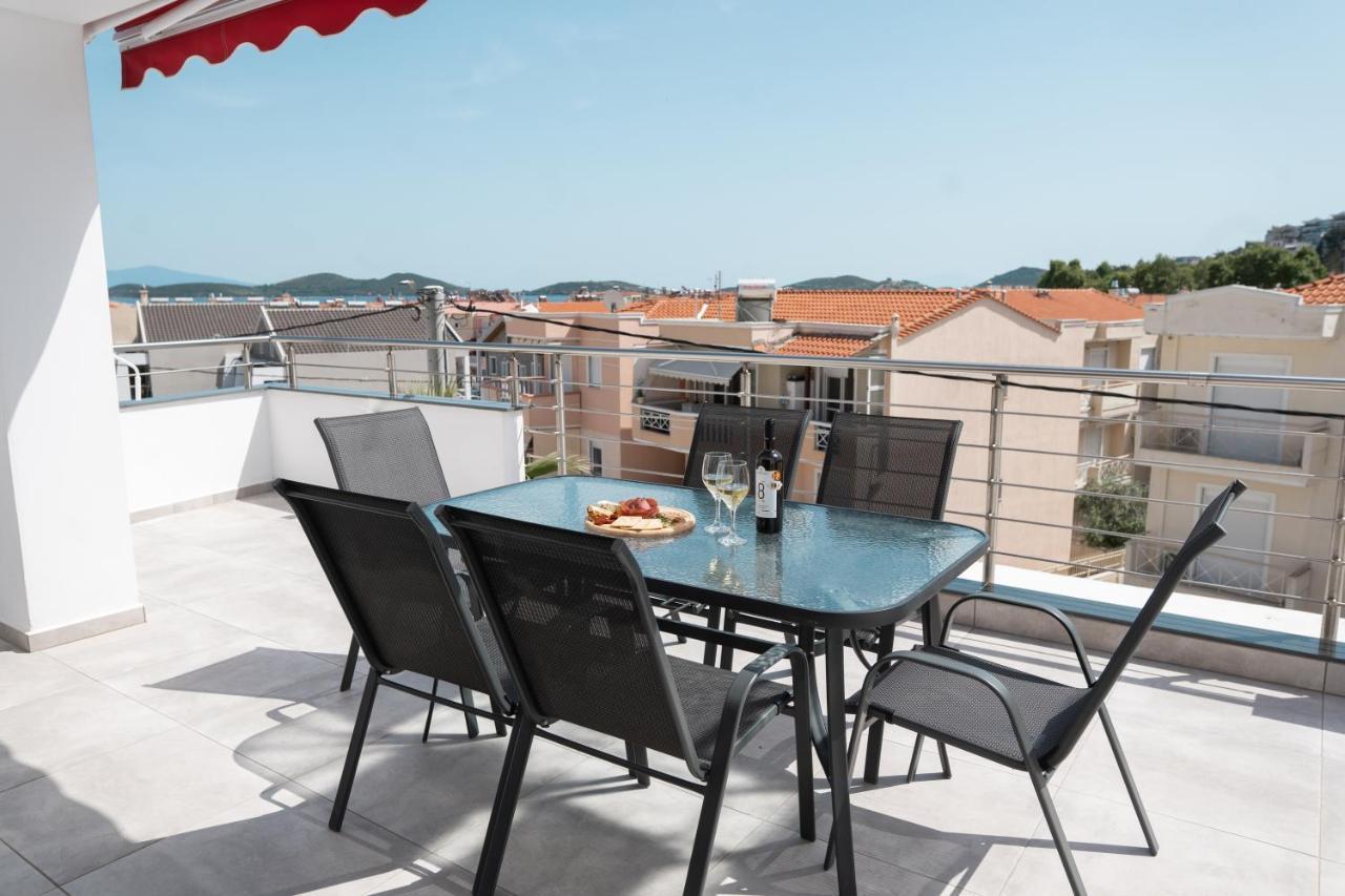 Aelia Apartments Néa Péramos Esterno foto
