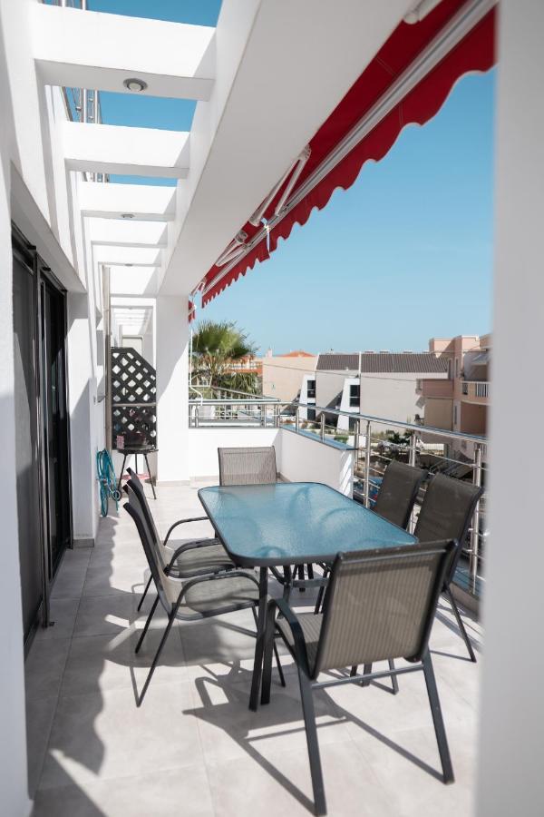 Aelia Apartments Néa Péramos Esterno foto