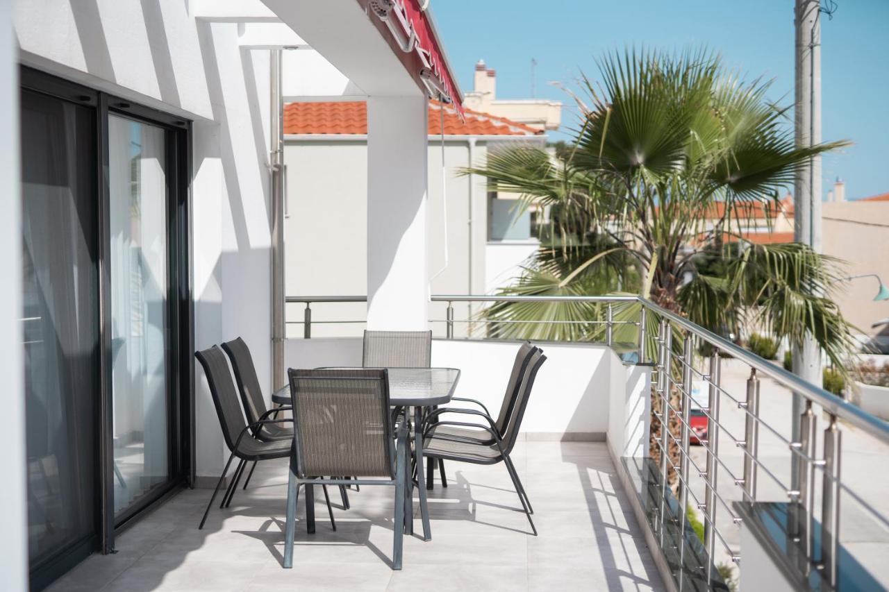 Aelia Apartments Néa Péramos Esterno foto