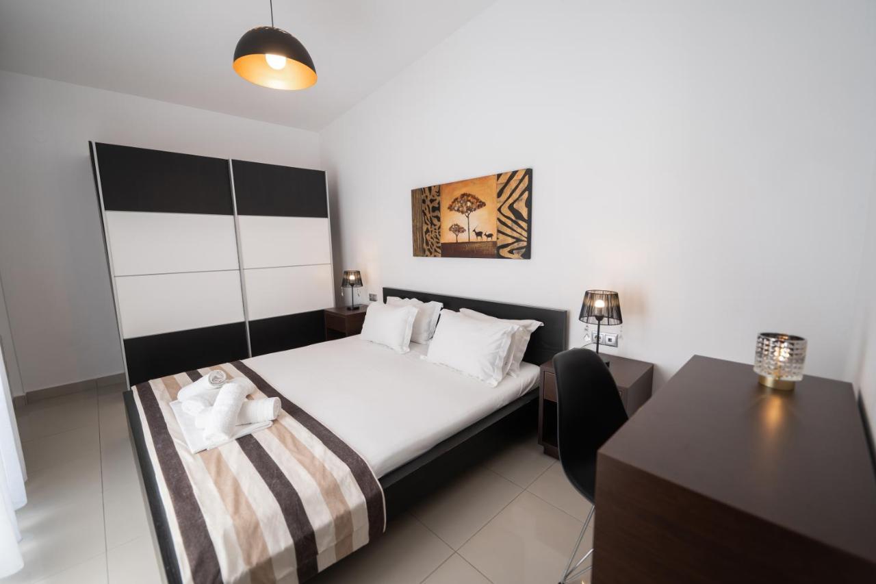 Aelia Apartments Néa Péramos Esterno foto