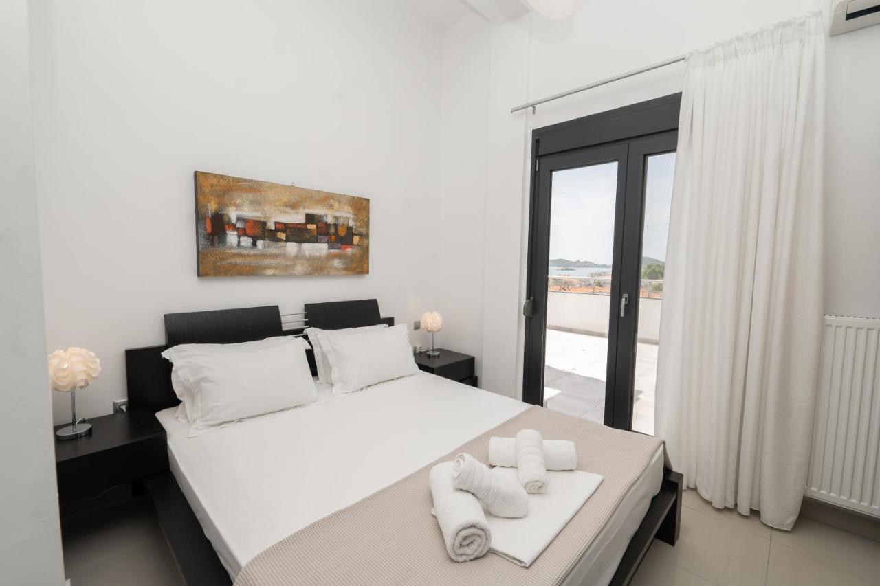 Aelia Apartments Néa Péramos Esterno foto