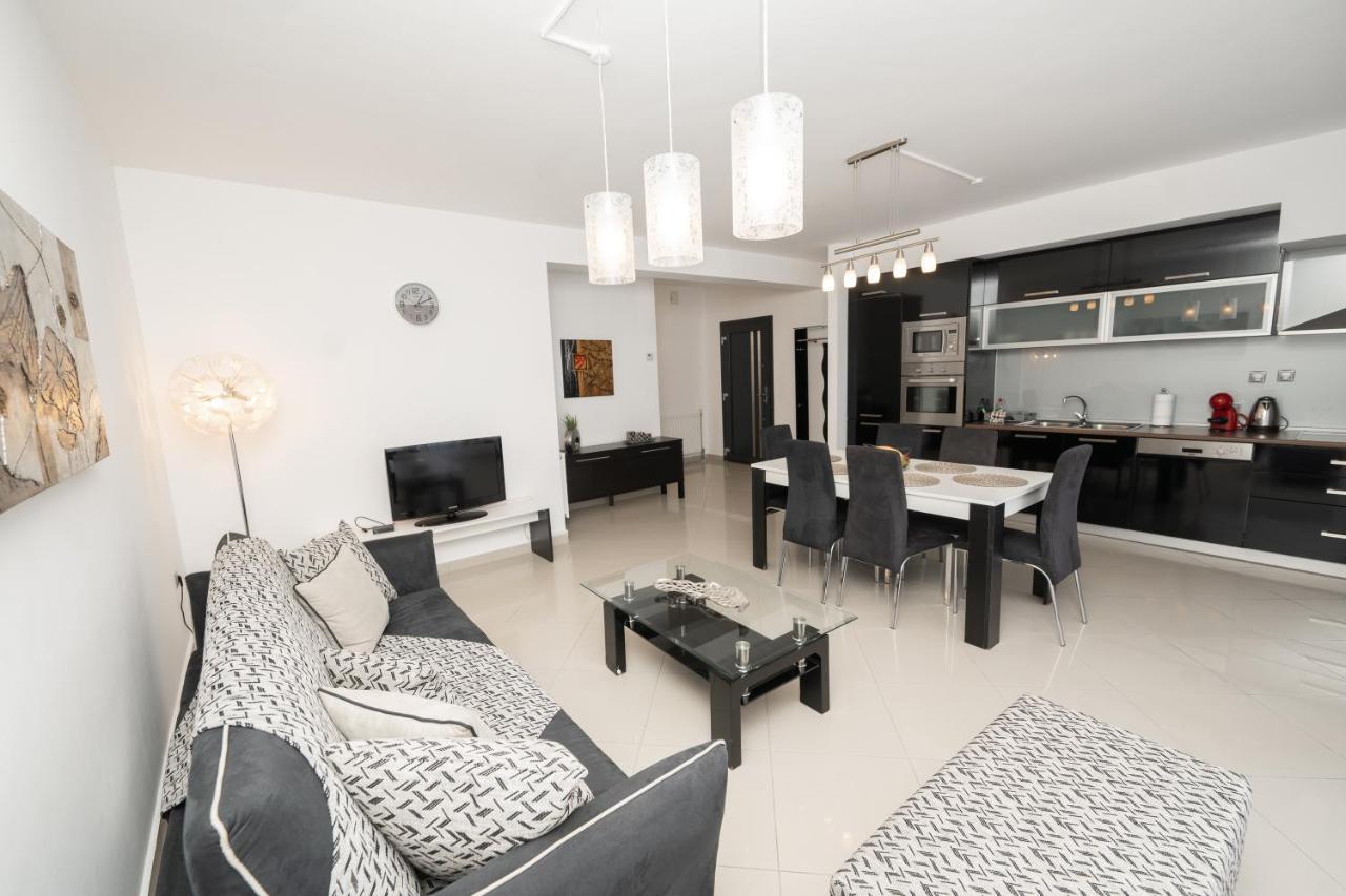 Aelia Apartments Néa Péramos Esterno foto