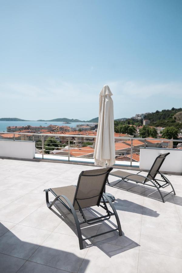 Aelia Apartments Néa Péramos Esterno foto