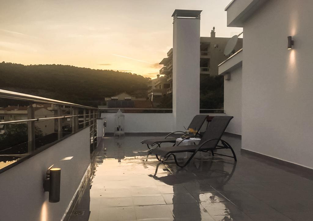 Aelia Apartments Néa Péramos Esterno foto