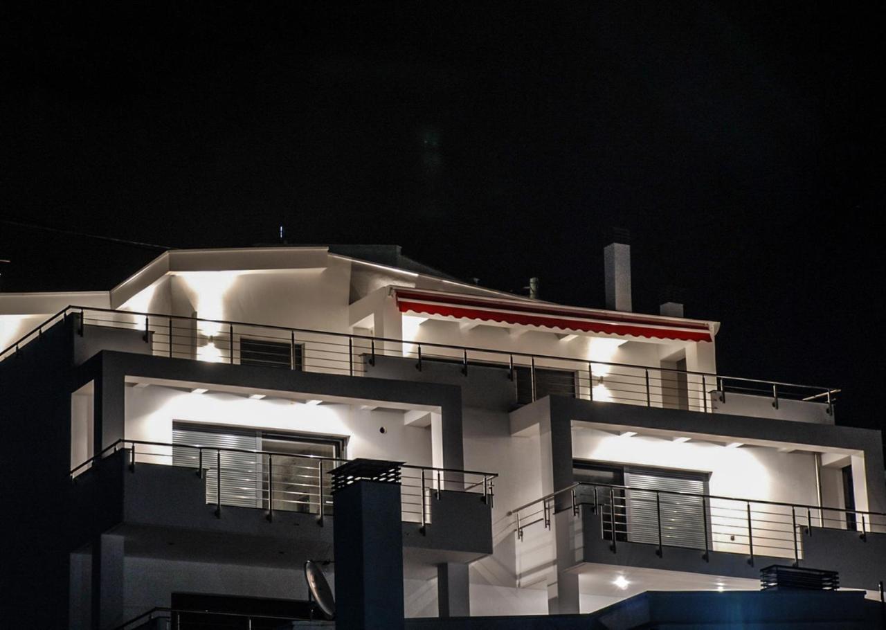 Aelia Apartments Néa Péramos Esterno foto